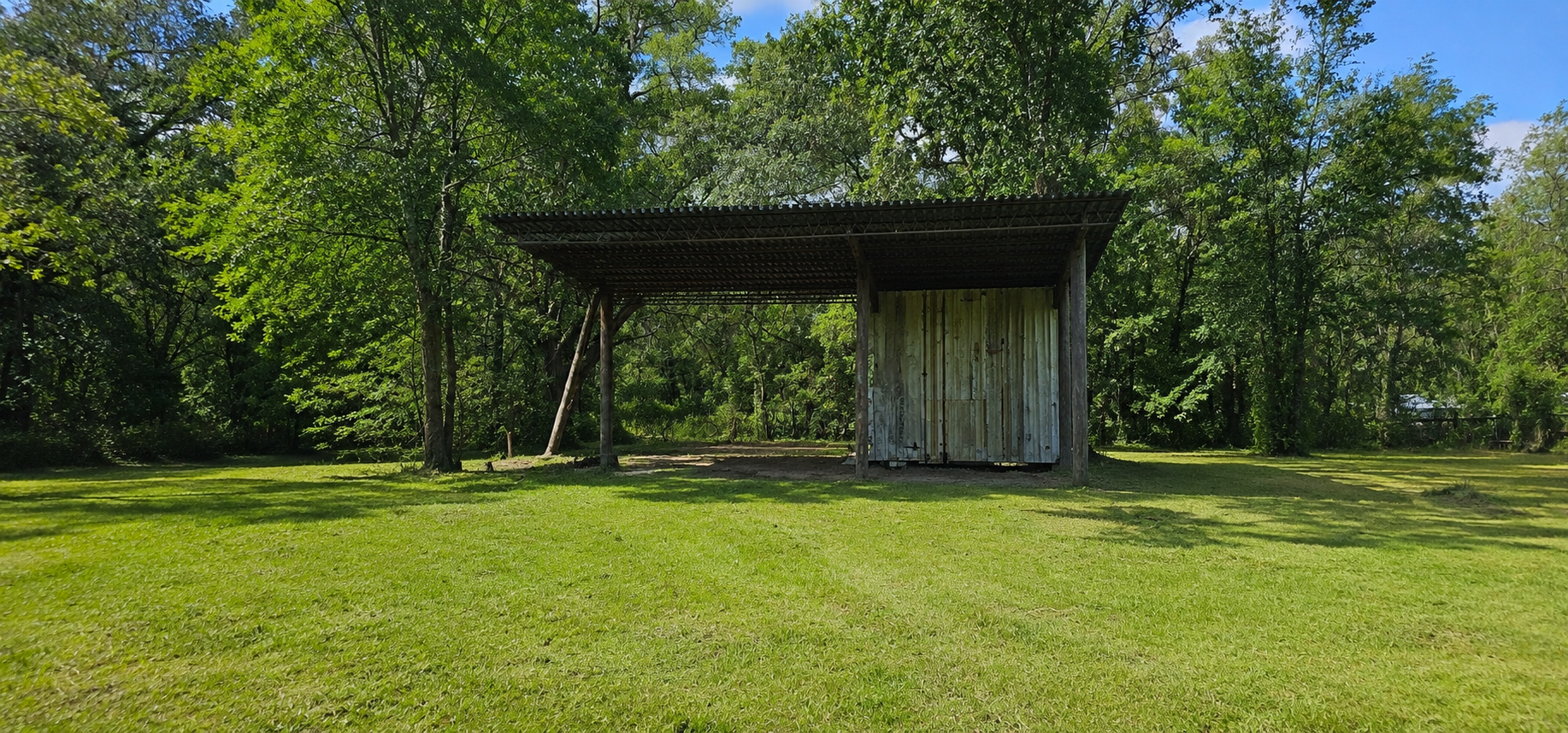 Workshop and outbuilding on the property, virtual cleanup concept